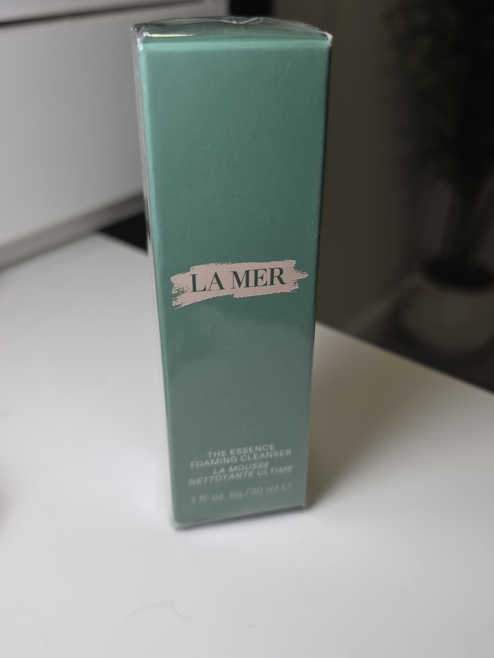 La Mer The Essence Foaming Cleanser - Teal Box